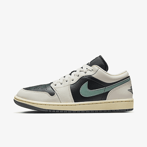 Кроссовки JORDAN WMNS AIR JORDAN 1 LOW