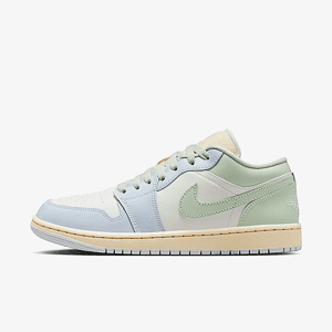 Кроссовки WMNS AIR JORDAN 1 LOW