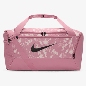 СУМКА NIKE NK BRSLA S DUFF - 9.5 AOP SP25