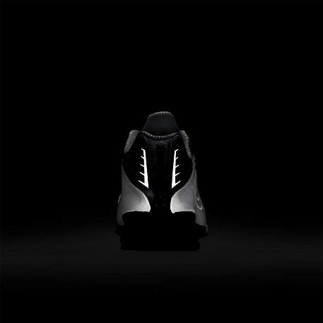 Кроссовки NIKE SHOX R4