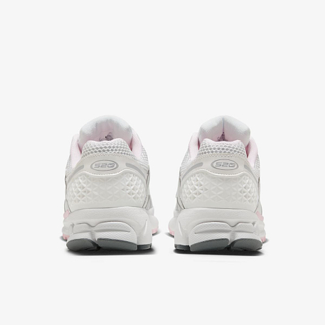 Кроссовки NIKE W ZOOM VOMERO 5