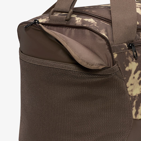 СУМКА NIKE NK BRSLA S DUFF - 9.5 AOP SP25