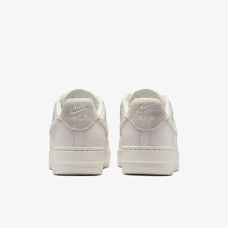 Кроссовки NIKE WMNS AIR FORCE 1 07