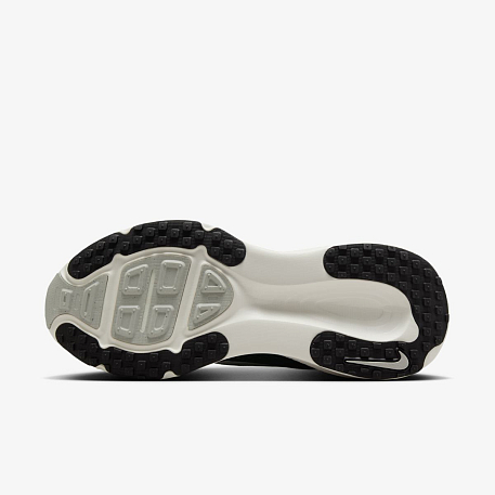 Кроссовки NIKE VOMERO 18