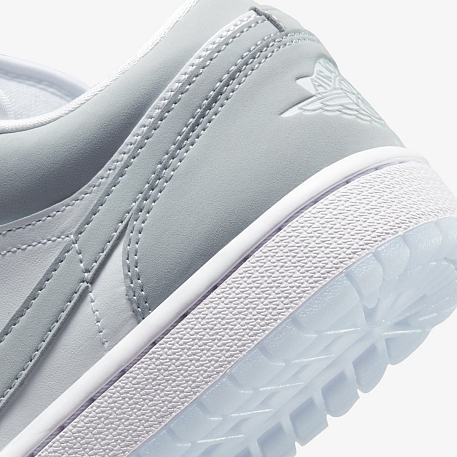 Кроссовки JORDAN WMNS AIR JORDAN 1 LOW