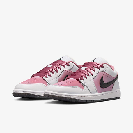 Кроссовки JORDAN WMNS AIR JORDAN 1 LOW SE