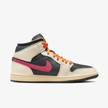 Кроссовки WMNS AIR JORDAN 1 MID SE EDG