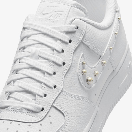 Кроссовки NIKE WMNS AIR FORCE 1 07