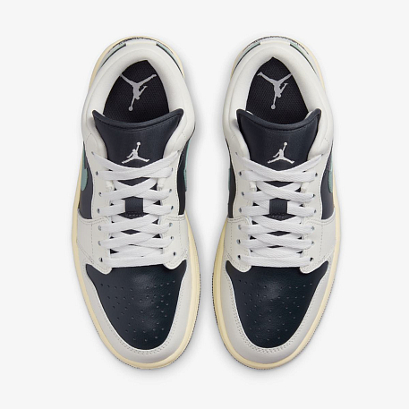 Кроссовки JORDAN WMNS AIR JORDAN 1 LOW