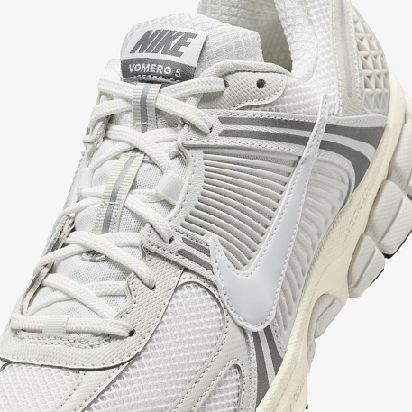 Кроссовки NIKE ZOOM VOMERO 5