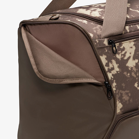 СУМКА NIKE NK BRSLA M DUFF - 9.5 AOP SP25