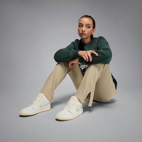 Кроссовки WMNS AIR JORDAN 1 LOW SE