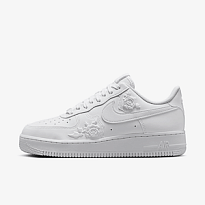 Кроссовки NIKE WMNS AIR FORCE 1 07