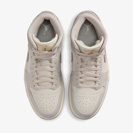 Кроссовки WMNS AIR JORDAN 1 MID SE