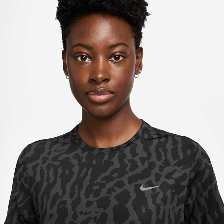 Футболка NIKE W NK SWIFT NVLT DF SS TOP