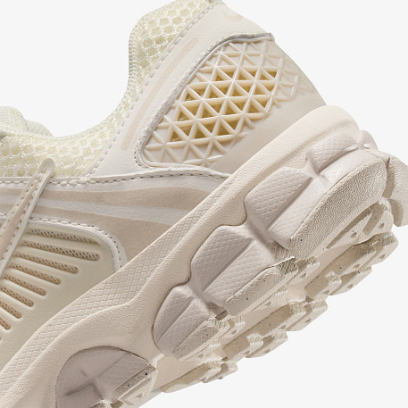 Кроссовки NIKE VOMERO 5 EE (GS)