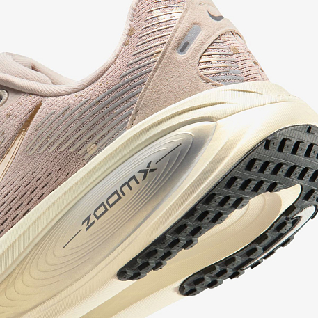 Кроссовки NIKE W VOMERO 18 SE