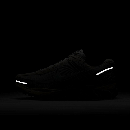 Кроссовки NIKE ZOOM VOMERO 5
