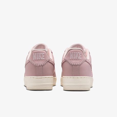 Кроссовки NIKE WMNS AIR FORCE 1 07