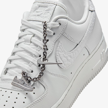 Кроссовки NIKE W AIR FORCE 1 07 LO