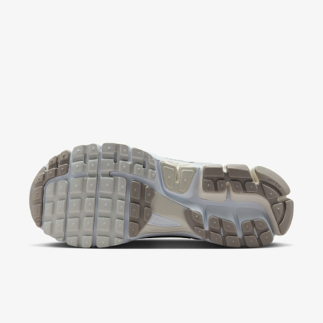 Кроссовки NIKE W ZOOM VOMERO 5