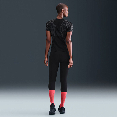 Футболка NIKE W NK SWIFT NVLT DF SS TOP