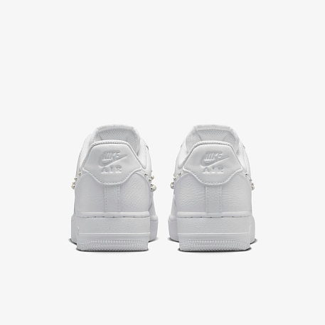Кроссовки NIKE WMNS AIR FORCE 1 07