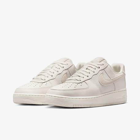 Кроссовки NIKE WMNS AIR FORCE 1 07