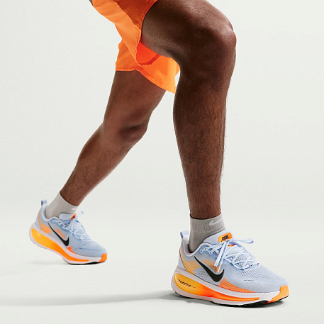 Кроссовки NIKE VOMERO 18
