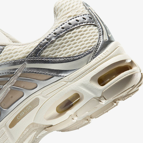 Кроссовки NIKE W AIR MAX MOTO 2K