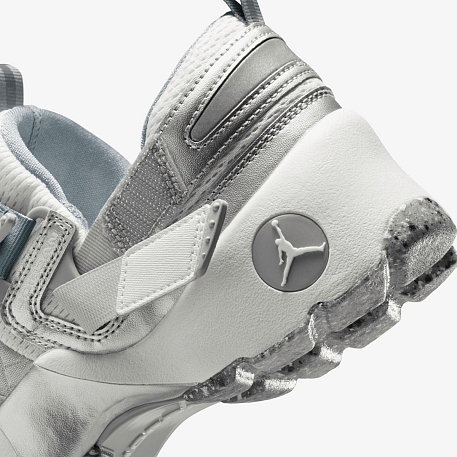 Кроссовки JORDAN WMNS JORDAN TRUNNER LX