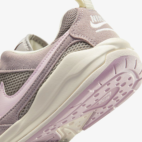 Кроссовки WMNS JORDAN CMFT ERA