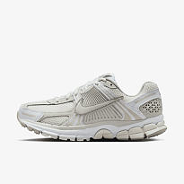 Кроссовки NIKE W ZOOM VOMERO 5