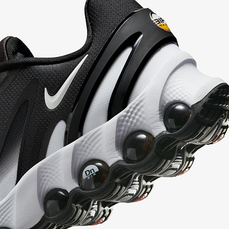 Кроссовки NIKE AIR MAX DN8