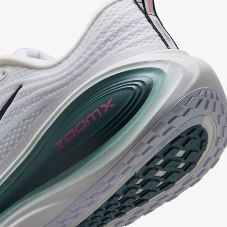 Кроссовки NIKE VOMERO PLUS
