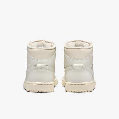 Кроссовки WMNS AIR JORDAN 1 MID