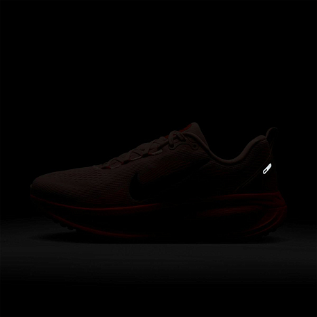 Кроссовки NIKE W VOMERO 18