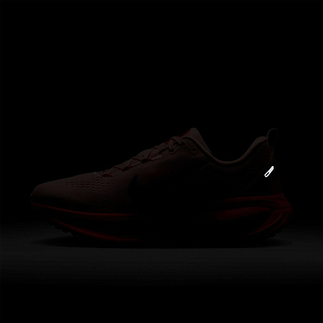 Кроссовки NIKE W VOMERO 18