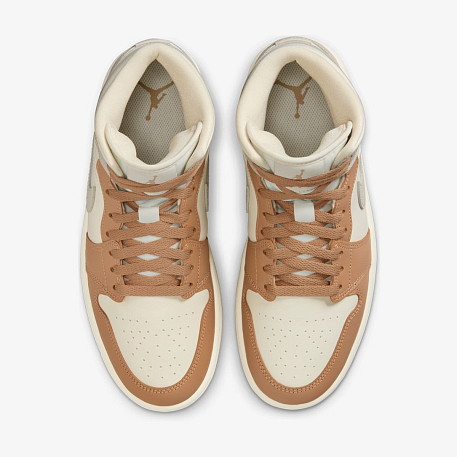 Кроссовки WMNS AIR JORDAN 1 MID