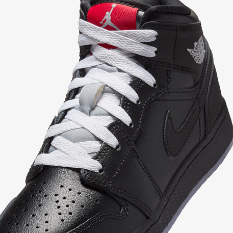 Кроссовки AIR JORDAN 1 MID BG