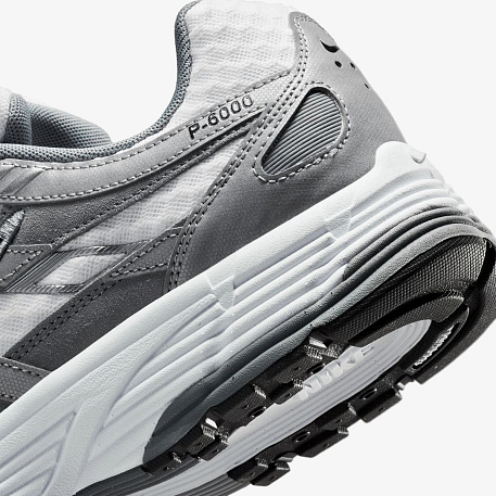 Кроссовки NIKE P-6000