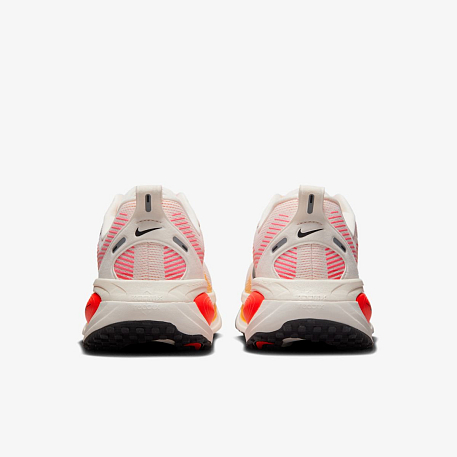 Кроссовки NIKE W VOMERO 18