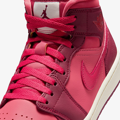 Кроссовки WMNS AIR JORDAN 1 MID SE