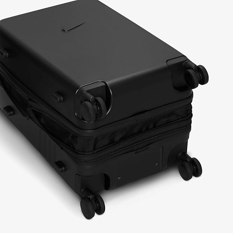 Чемодан NIKE NK 22IN HARDSHELL LUGGAGE
