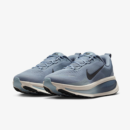 Кроссовки NIKE VOMERO 18