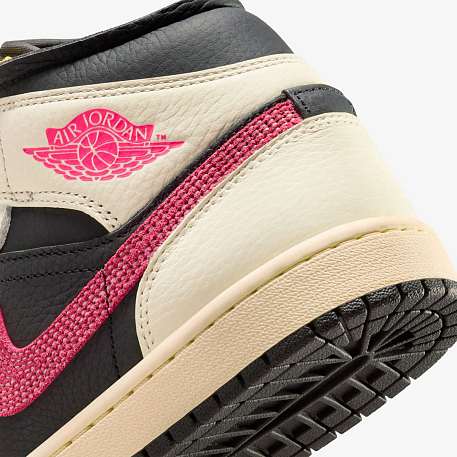 Кроссовки WMNS AIR JORDAN 1 MID SE EDG