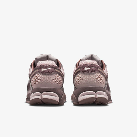 Кроссовки NIKE W ZOOM VOMERO 5