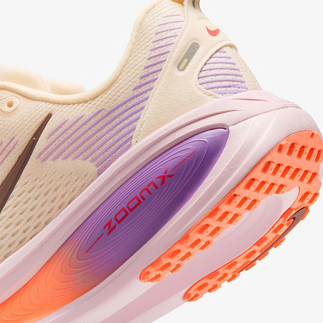 Кроссовки NIKE W VOMERO 18