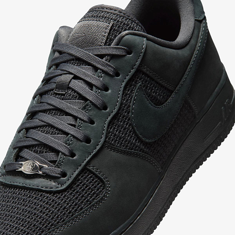 Кроссовки NIKE AIR FORCE 1 07 LV8