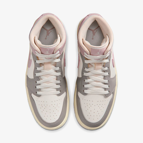 Кроссовки WMNS AIR JORDAN 1 MID